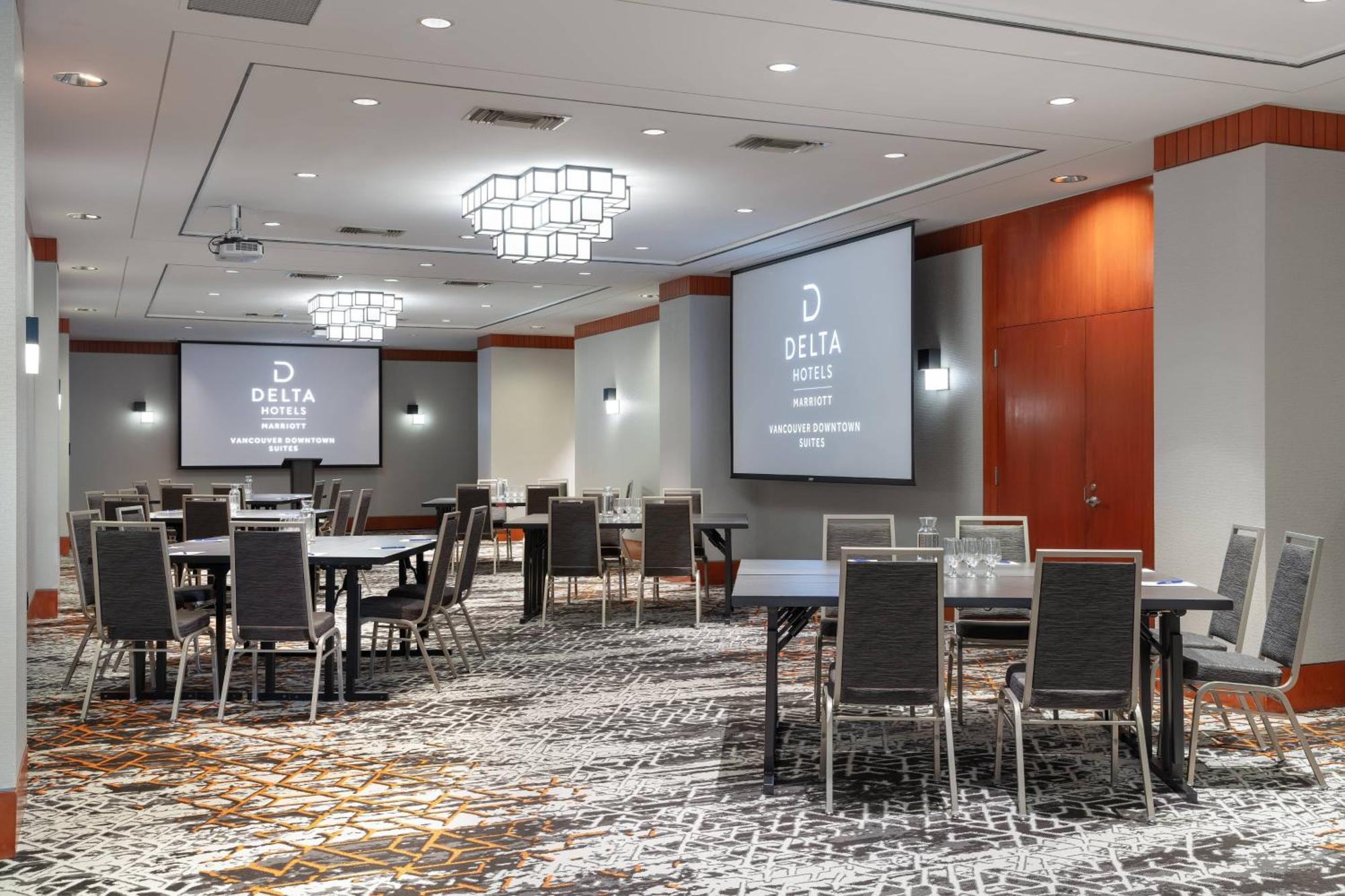 Delta Hotels By Marriott Vancouver Downtown Suites Экстерьер фото